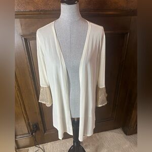 NWOT SIZE S Origami Owl Cream Relaxed Oversized Blouse
